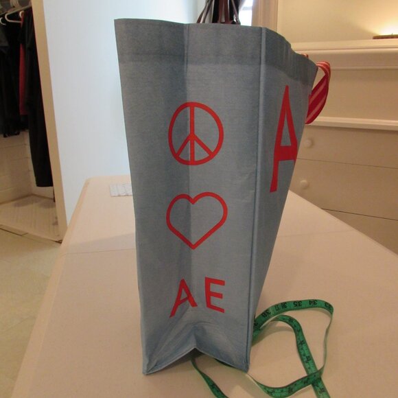 Peanuts/Snoopy 2024 AE Shopping Tote - Picture 5 of 13